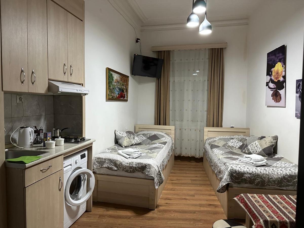 Leselidze Guest House 트빌리시 외부 사진