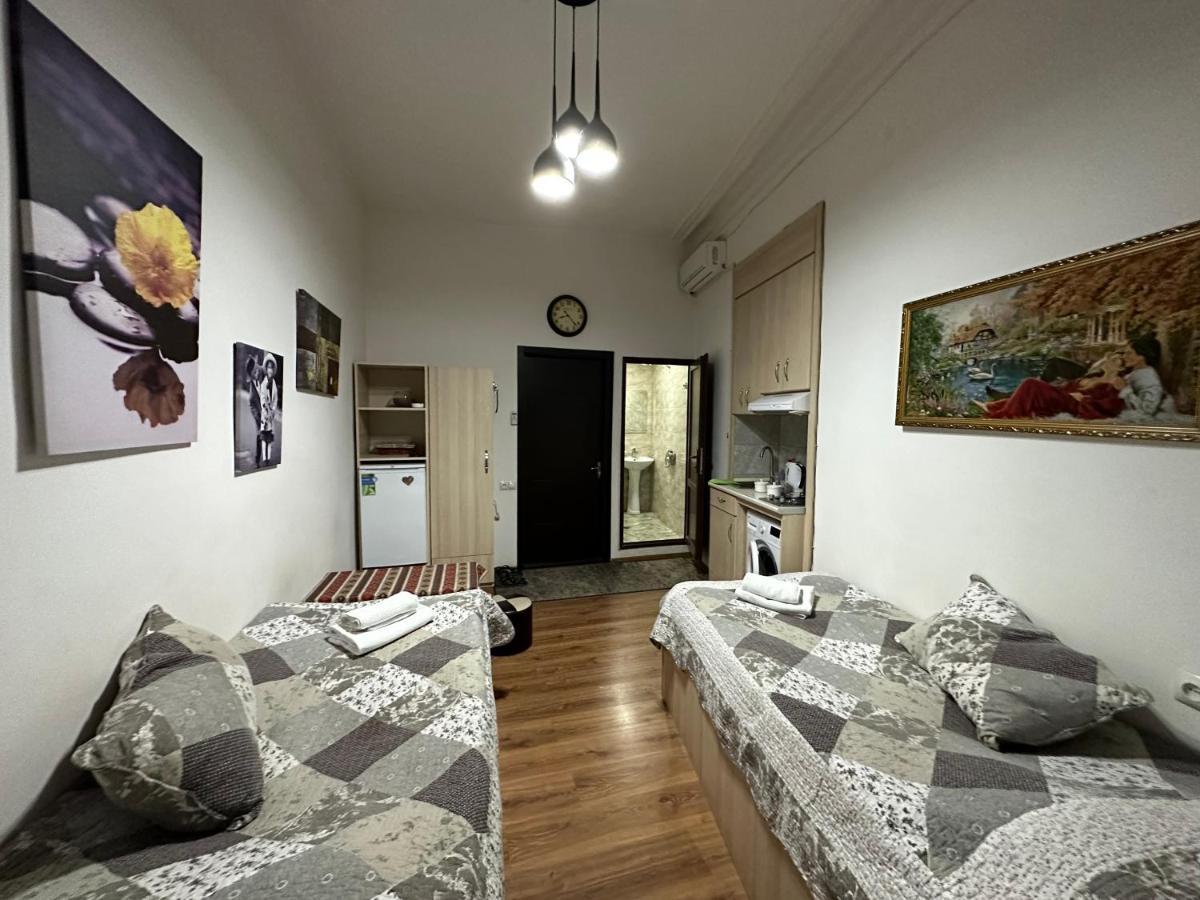 Leselidze Guest House 트빌리시 외부 사진