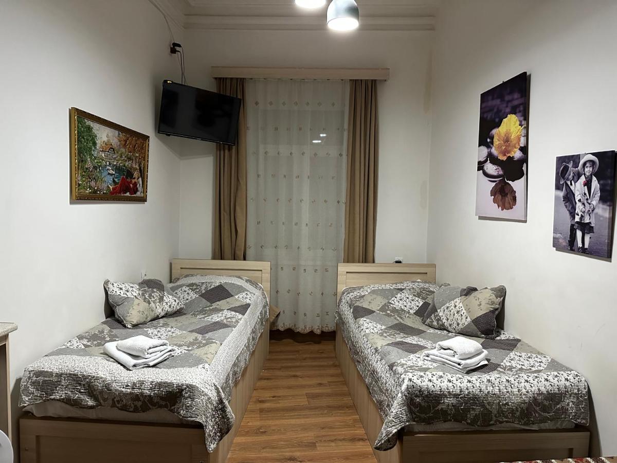 Leselidze Guest House 트빌리시 외부 사진